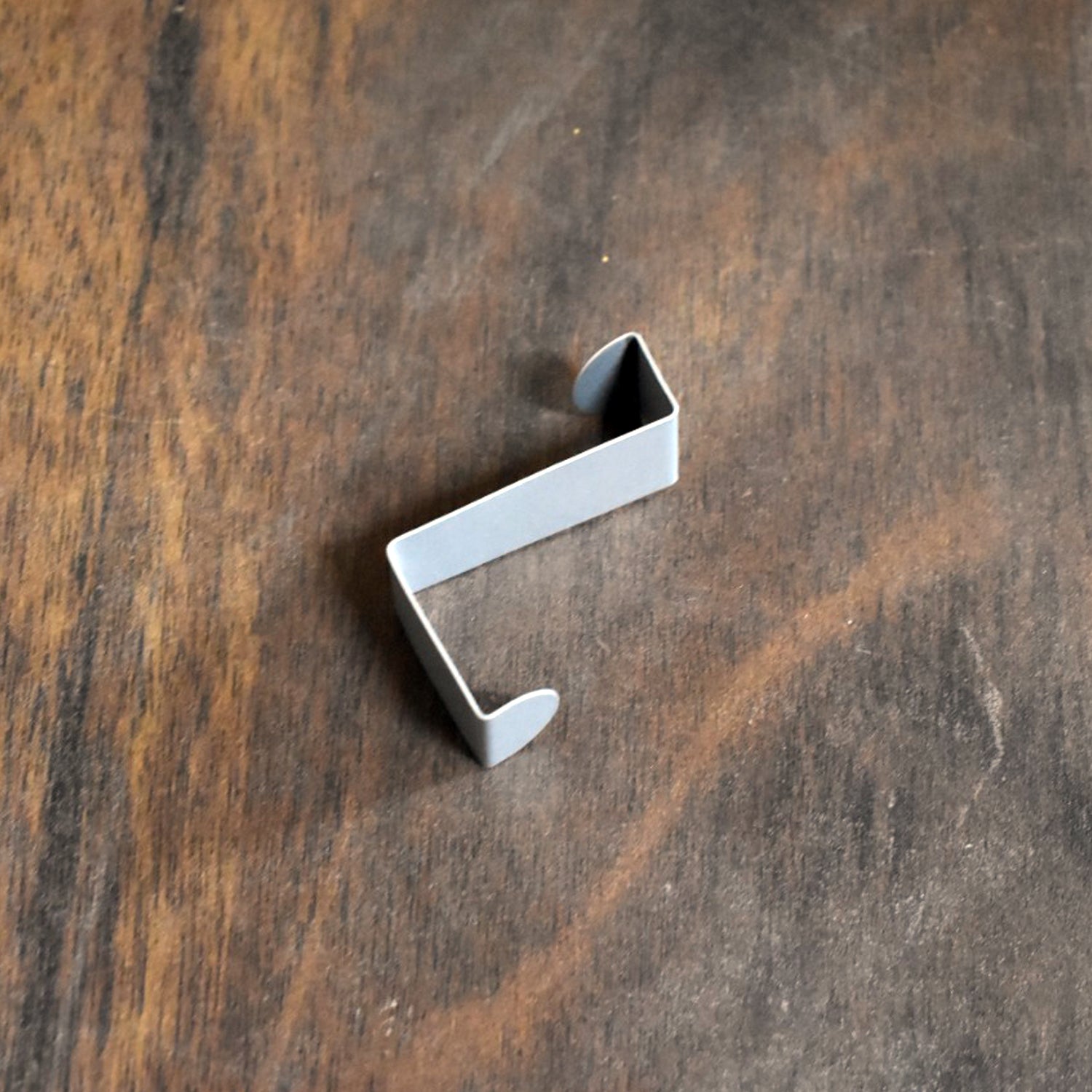 9027 1 Pc Z Shape Door Over Hook used widely in all kinds of household for hanging of cloths and fabric items etc. 9027 1 Pc Z Shape Door Over Hook used widely in all kinds of household for hanging of cloths and fabric items etc.